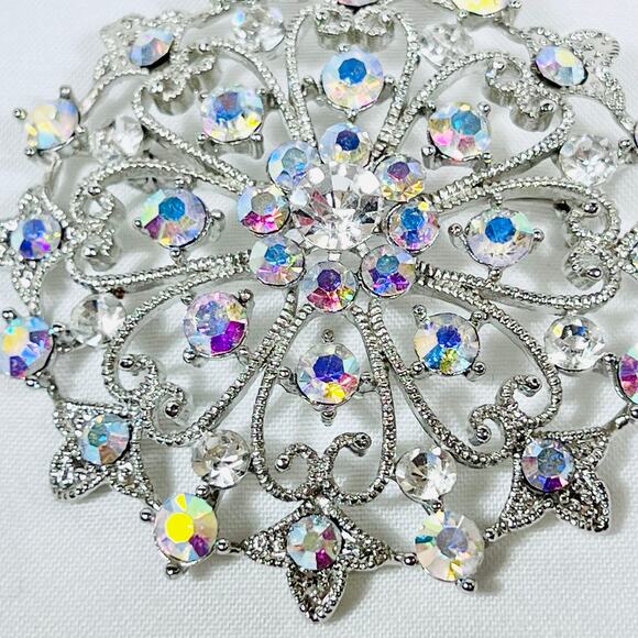 Round Flower Floral Bouquet Sash Brooch Pin Rhinestones Wedding Silver Toned - Picture 5 of 8
